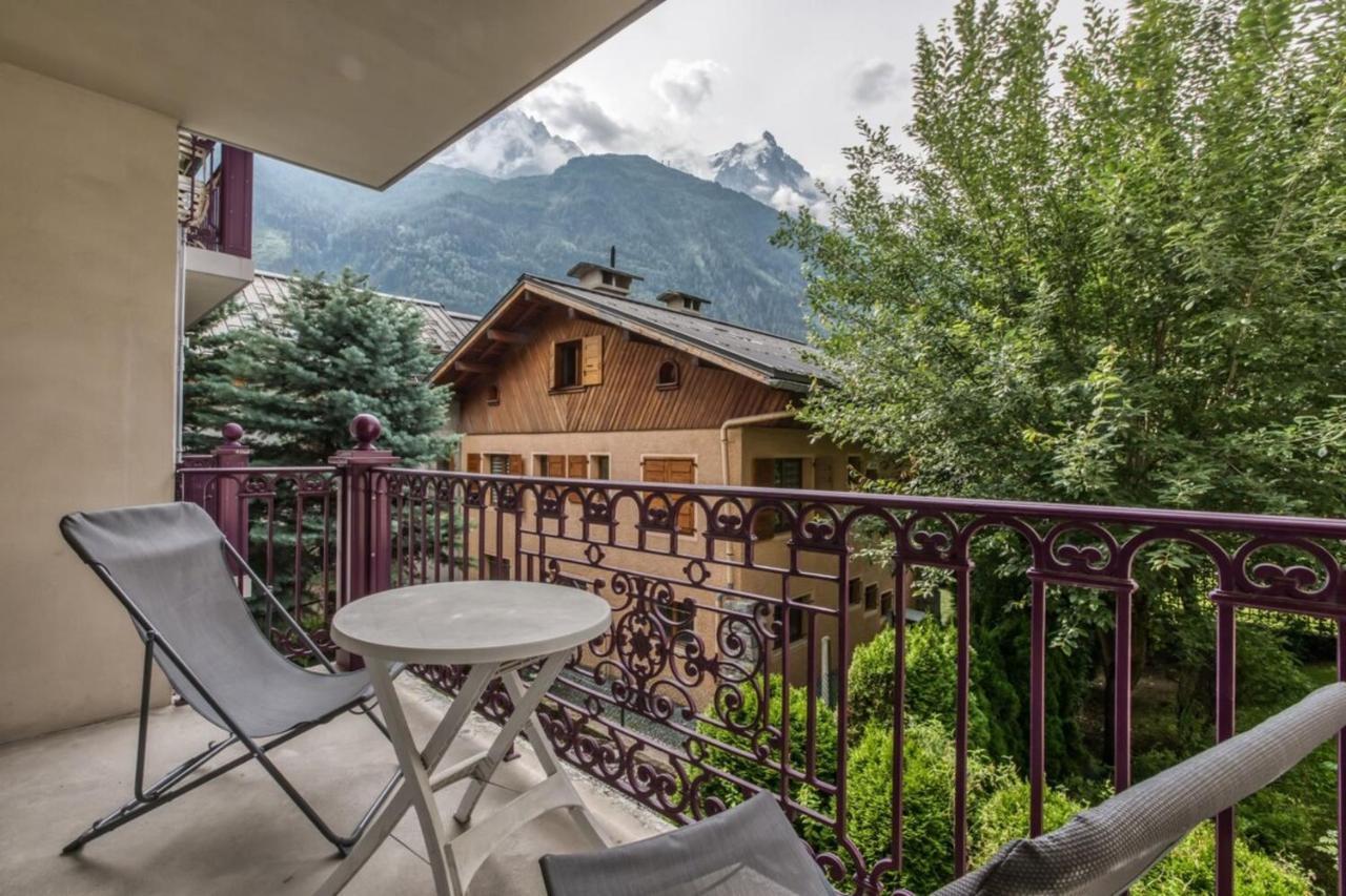 Villa Vallet- Newly Renovated 2 Bedroom Nestled Just Off The Main Street Chamonix Ngoại thất bức ảnh