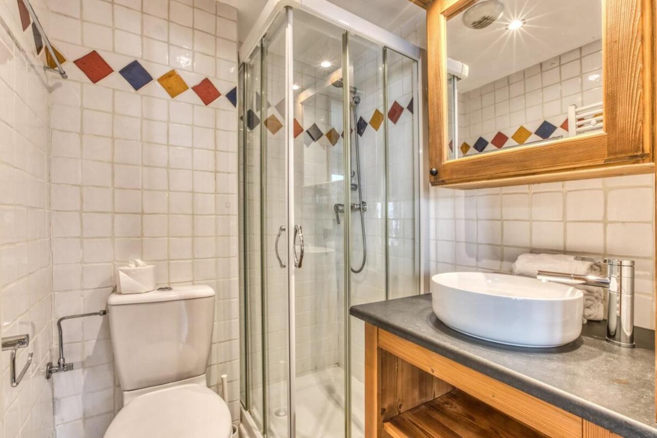 Villa Vallet- Newly Renovated 2 Bedroom Nestled Just Off The Main Street Chamonix Ngoại thất bức ảnh