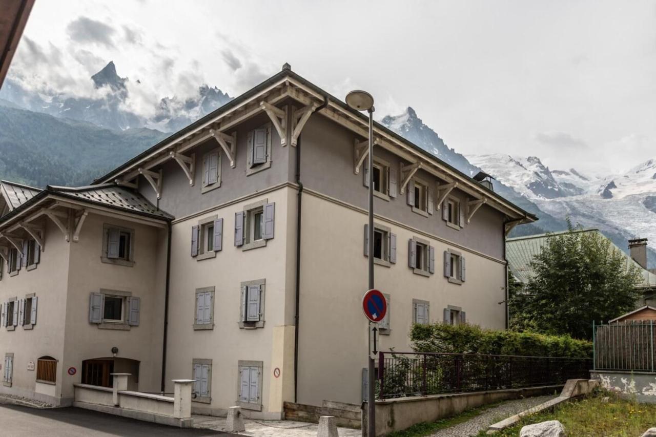 Villa Vallet- Newly Renovated 2 Bedroom Nestled Just Off The Main Street Chamonix Ngoại thất bức ảnh