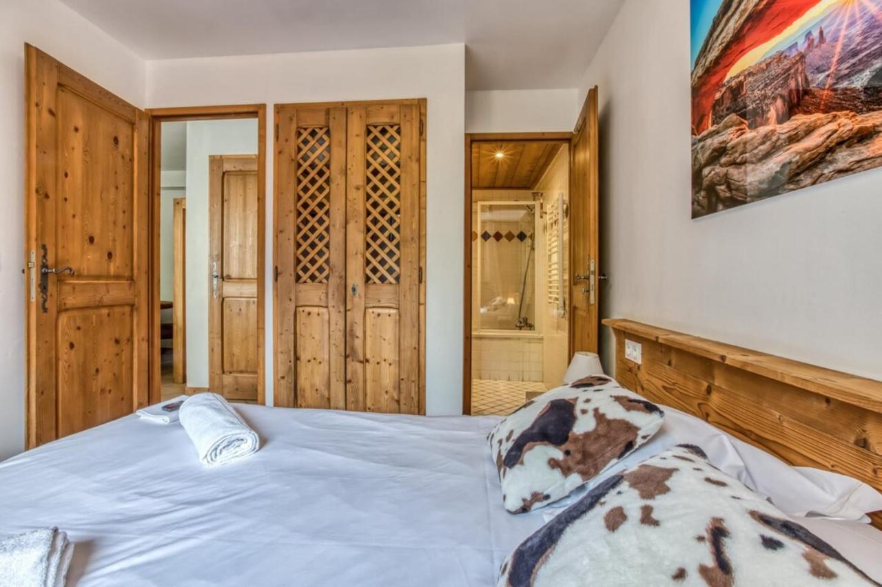 Villa Vallet- Newly Renovated 2 Bedroom Nestled Just Off The Main Street Chamonix Ngoại thất bức ảnh